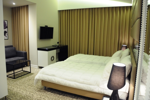 Hotel SENATOR (Tirana)